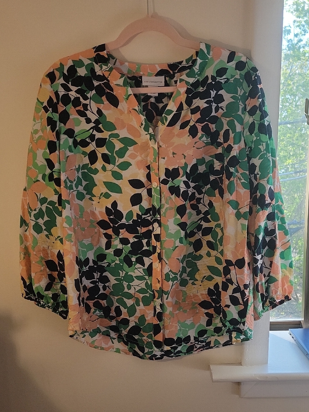 Liz Claiborne Green and Black Leaf Print Button-Down Shirt